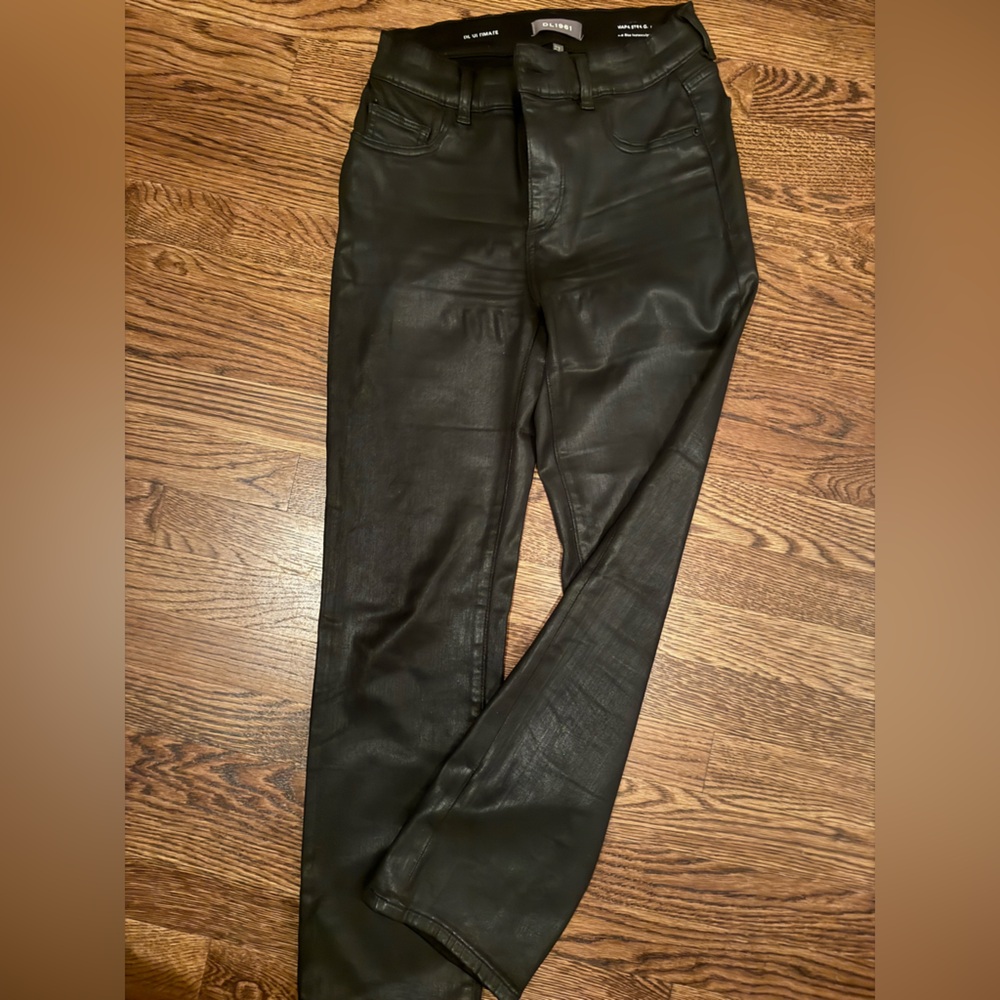 DL 1961 waxed black jeans. Midrise. Instasculpt ankle.